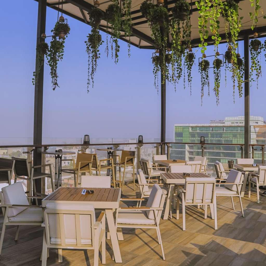 Best Western Plus Maya - Luxury Collection Hotel داكا المطعم الصورة